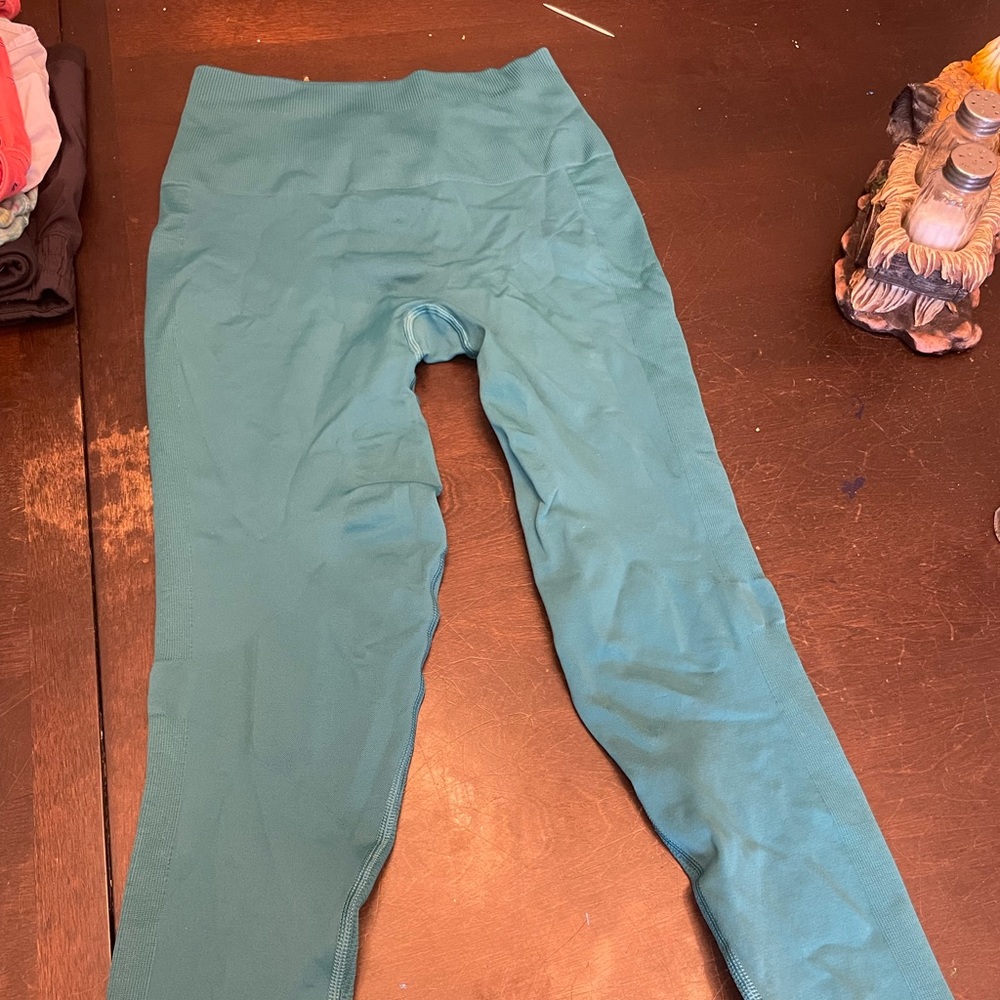 Green lululemon leggings